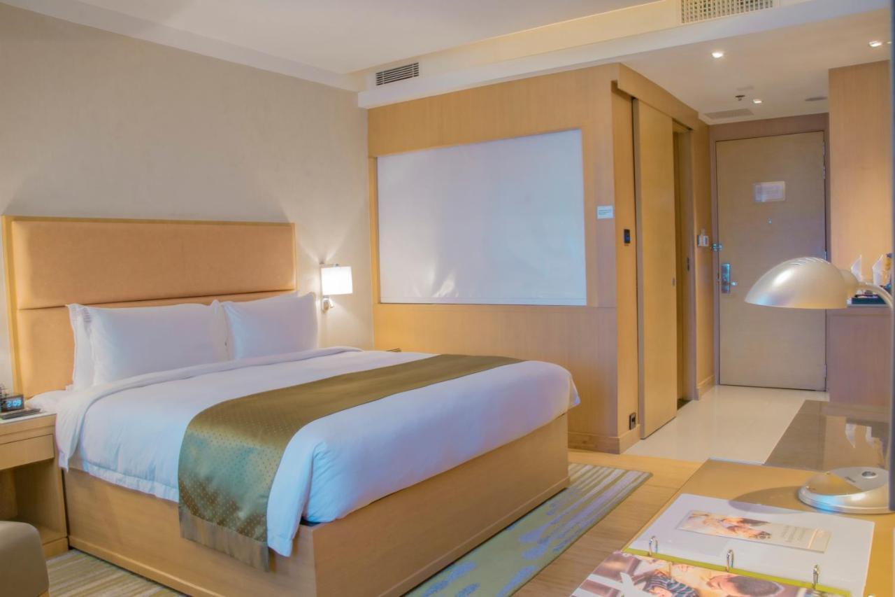 Holiday Inn Baguio City Centre, An Ihg Hotel Exterior photo